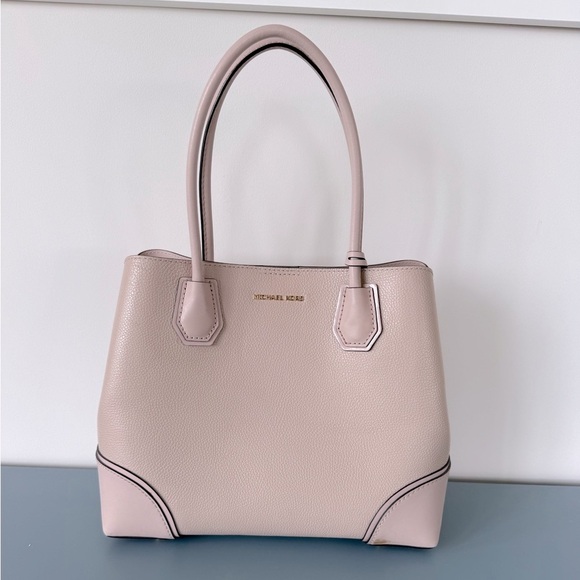 Michael Kors Blush Pink Shoulder Bag - Picture 1 of 7